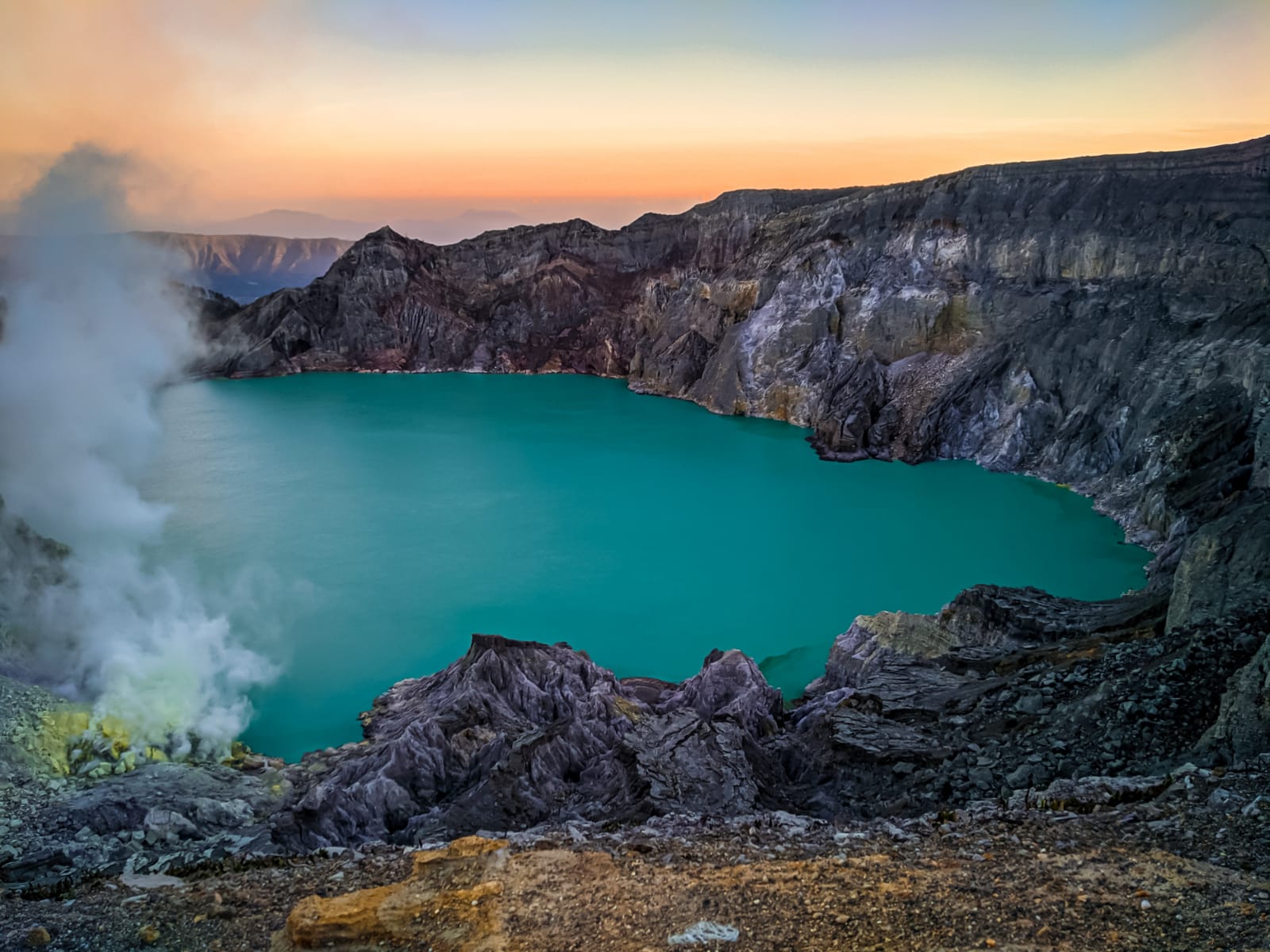 ijen tour, ijen tours, ijen crater tour, ijen crater tours, blue fire tours Ijen, ijen blue fire tours