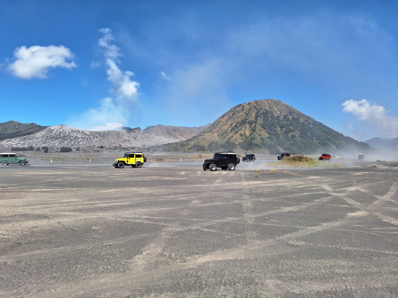 jeep tour bromo, jeep tours bromo, bromo jeep tour, bromo jeep tours
